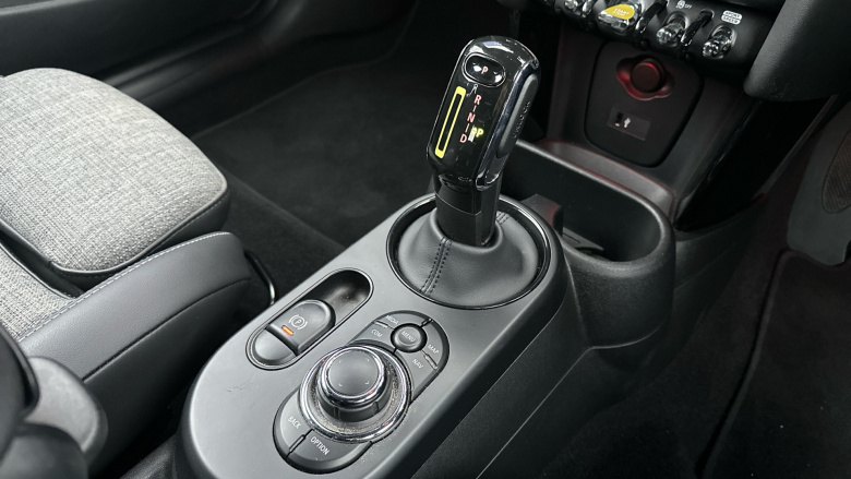 MINI Hatchback 135kW Cooper S Level 2 33kWh 3dr Auto Electric Hatchback